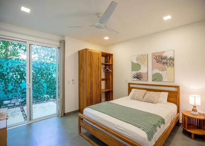Brand New 3 Br Modern Gal