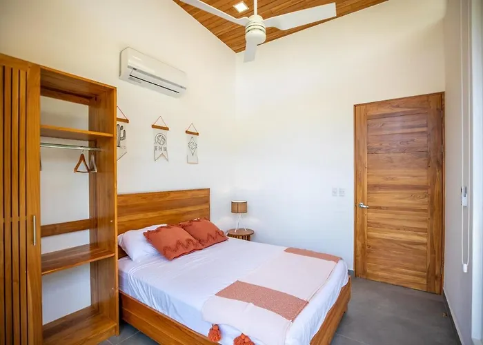 Brand New 3 Br Modern Gal *