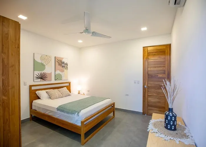Brand New 3 Br Modern Gal *
