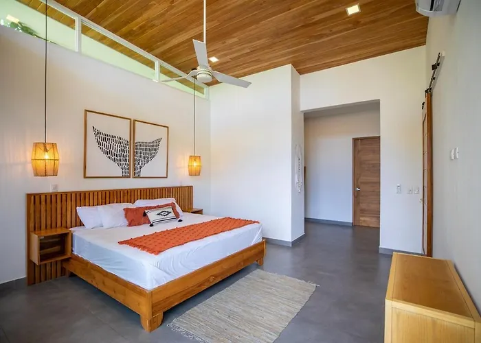 Brand New 3 Br Modern Gal Villa